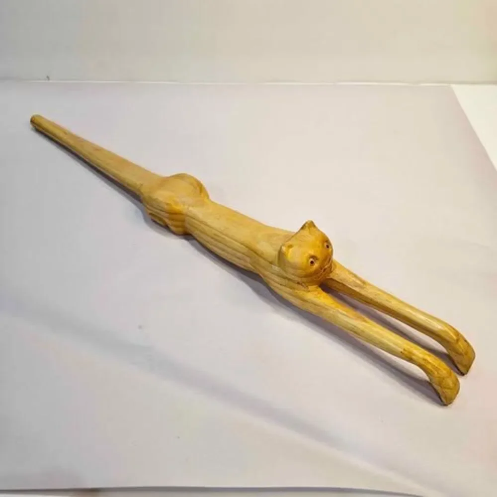 Wooden stretching cat carving back scratcher